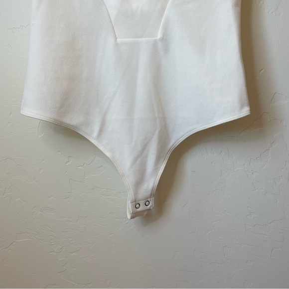 Express Cream Colored Plunge Bodysuit NWOT - Picture 6 of 8